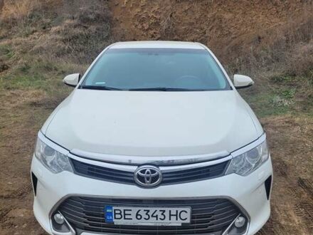 Білий Тойота Камрі, об'ємом двигуна 2.5 л та пробігом 240 тис. км за 15500 $, фото 1 на Automoto.ua