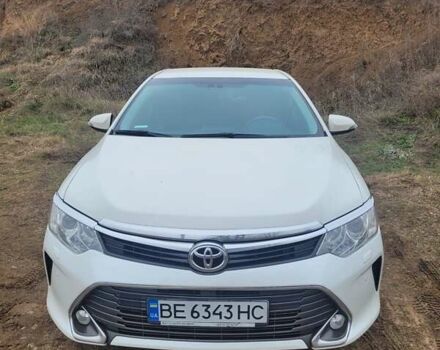 Белый Тойота Камри, объемом двигателя 2.5 л и пробегом 240 тыс. км за 15500 $, фото 1 на Automoto.ua