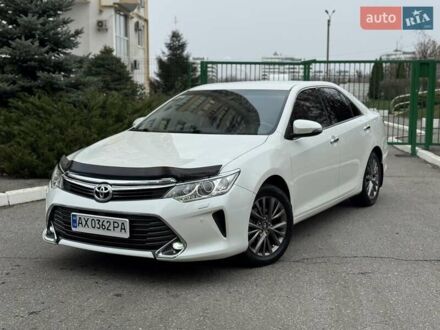 Белый Тойота Камри, объемом двигателя 2.49 л и пробегом 172 тыс. км за 17900 $, фото 1 на Automoto.ua