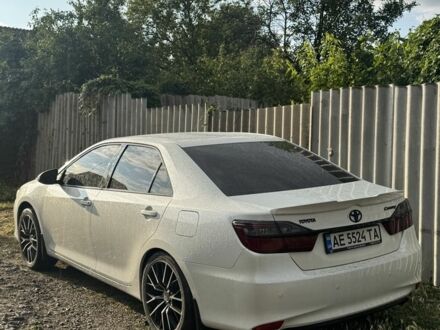 Тойота Камри 2015 в Краматорске на Automoto.ua Белый Тойота Камри, объемом двигателя 2.5 л и пробегом 169 тыс. км за 15900 $, фото 1 на Automoto.ua