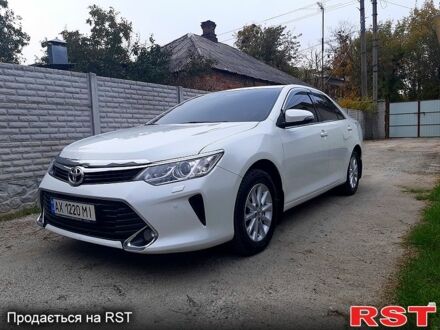 Белый Тойота Камри, объемом двигателя 1.6 л и пробегом 247 тыс. км за 15500 $, фото 1 на Automoto.ua