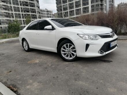 Белый Тойота Камри, объемом двигателя 2.5 л и пробегом 189 тыс. км за 18200 $, фото 1 на Automoto.ua