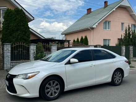 Белый Тойота Камри, объемом двигателя 2.49 л и пробегом 160 тыс. км за 11999 $, фото 1 на Automoto.ua