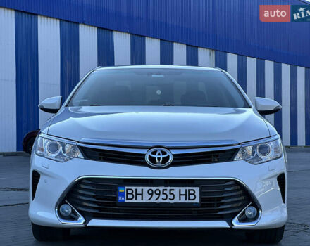 Белый Тойота Камри, объемом двигателя 2.49 л и пробегом 172 тыс. км за 16700 $, фото 1 на Automoto.ua