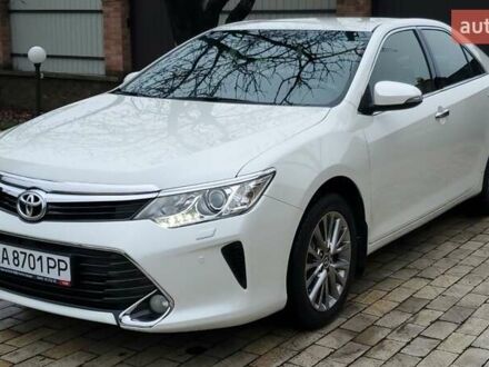 Белый Тойота Камри, объемом двигателя 2.5 л и пробегом 283 тыс. км за 15800 $, фото 1 на Automoto.ua