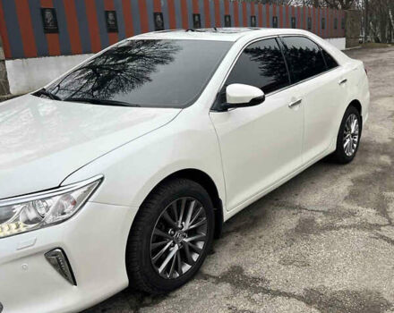 Белый Тойота Камри, объемом двигателя 0 л и пробегом 120 тыс. км за 18750 $, фото 1 на Automoto.ua