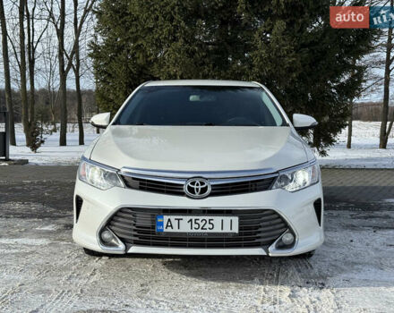 Белый Тойота Камри, объемом двигателя 2.49 л и пробегом 185 тыс. км за 14500 $, фото 1 на Automoto.ua