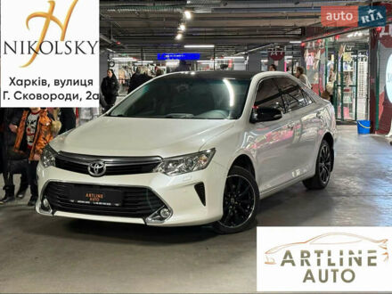 Белый Тойота Камри, объемом двигателя 2.49 л и пробегом 220 тыс. км за 17500 $, фото 1 на Automoto.ua