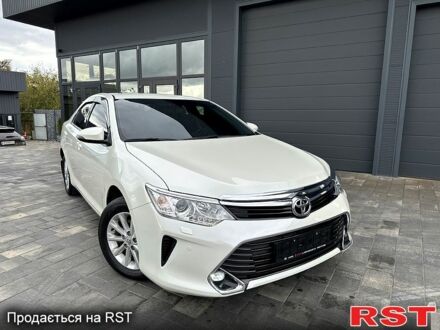 Тойота Камри 2016 в Харькове на Automoto.ua Белый Тойота Камри, объемом двигателя 2.5 л и пробегом 62 тыс. км за 19999 $, фото 1 на Automoto.ua