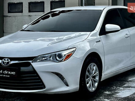 Белый Тойота Камри, объемом двигателя 2.49 л и пробегом 124 тыс. км за 16899 $, фото 1 на Automoto.ua