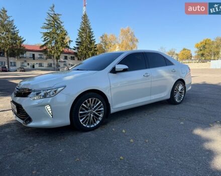 Белый Тойота Камри, объемом двигателя 2.49 л и пробегом 136 тыс. км за 17500 $, фото 1 на Automoto.ua