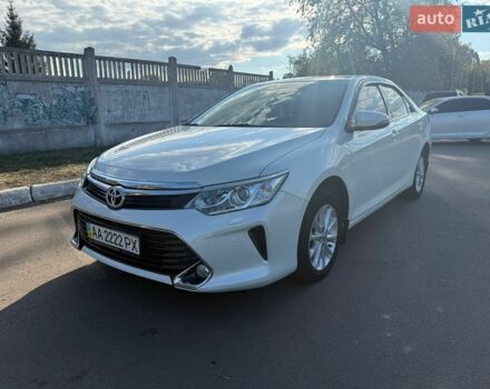 Белый Тойота Камри, объемом двигателя 2.49 л и пробегом 85 тыс. км за 18500 $, фото 1 на Automoto.ua