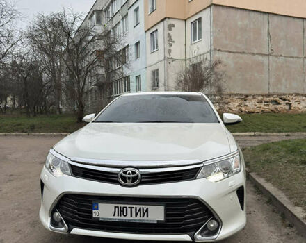 Белый Тойота Камри, объемом двигателя 2.49 л и пробегом 116 тыс. км за 18300 $, фото 1 на Automoto.ua
