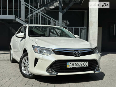 Тойота Камрі 2016 у Львові на Automoto.ua Білий Тойота Камрі, об'ємом двигуна 2.5 л та пробігом 130 тис. км за 17000 $, фото 1 на Automoto.ua