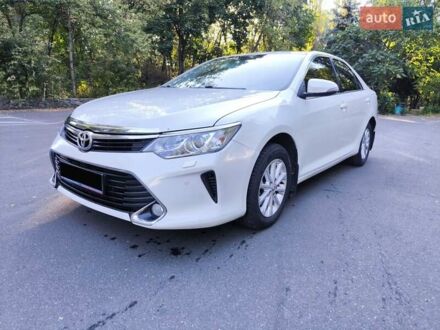 Білий Тойота Камрі, об'ємом двигуна 2.5 л та пробігом 191 тис. км за 15799 $, фото 1 на Automoto.ua