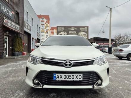 Белый Тойота Камри, объемом двигателя 2.49 л и пробегом 113 тыс. км за 17200 $, фото 1 на Automoto.ua