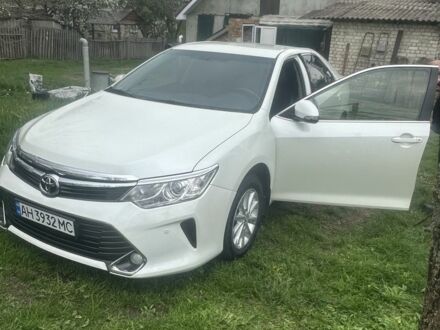 Белый Тойота Камри, объемом двигателя 2.5 л и пробегом 127 тыс. км за 17500 $, фото 1 на Automoto.ua