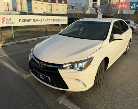 Білий Тойота Камрі, об'ємом двигуна 2.49 л та пробігом 192 тис. км за 13400 $, фото 1 на Automoto.ua