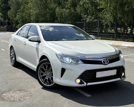 Белый Тойота Камри, объемом двигателя 2.49 л и пробегом 150 тыс. км за 17500 $, фото 1 на Automoto.ua