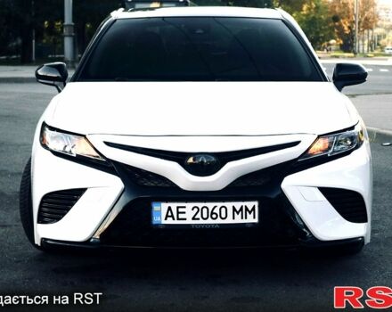 Белый Тойота Камри, объемом двигателя 2.5 л и пробегом 14 тыс. км за 23500 $, фото 1 на Automoto.ua