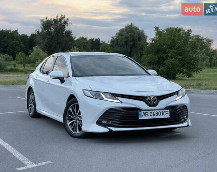 Белый Тойота Камри, объемом двигателя 2.49 л и пробегом 122 тыс. км за 22100 $, фото 1 на Automoto.ua
