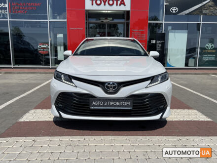 Тойота Камри 2017 в Виннице на Automoto.ua Белый Тойота Камри, объемом двигателя 2.5 л и пробегом 125 тыс. км за 854850 $, фото 1 на Automoto.ua