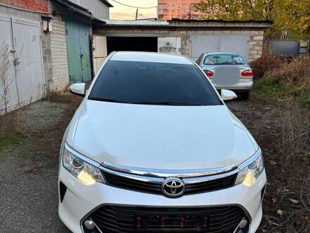 Білий Тойота Камрі, об'ємом двигуна 2.5 л та пробігом 169 тис. км за 11000 $, фото 1 на Automoto.ua
