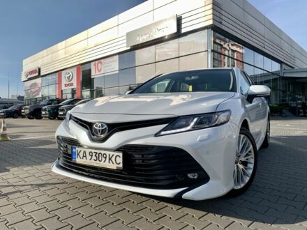 Білий Тойота Камрі, об'ємом двигуна 2.5 л та пробігом 104 тис. км за 21900 $, фото 1 на Automoto.ua