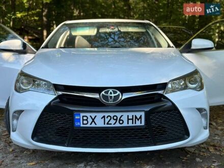 Тойота Камрі 2017 у Новой Ушице на Automoto.ua Білий Тойота Камрі, об'ємом двигуна 2.5 л та пробігом 191 тис. км за 13000 $, фото 1 на Automoto.ua