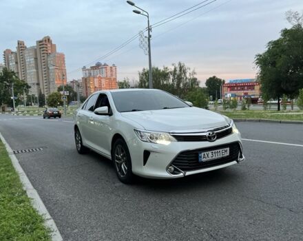 Белый Тойота Камри, объемом двигателя 2.5 л и пробегом 100 тыс. км за 18500 $, фото 1 на Automoto.ua