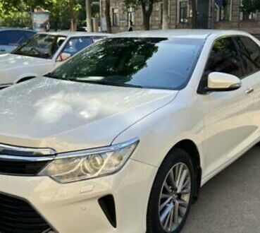 Белый Тойота Камри, объемом двигателя 2.49 л и пробегом 143 тыс. км за 20000 $, фото 1 на Automoto.ua