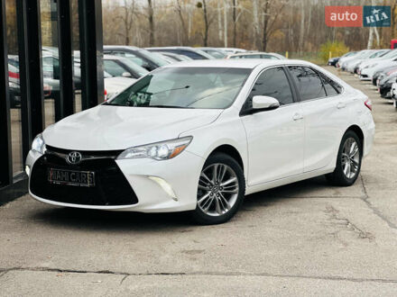 Белый Тойота Камри, объемом двигателя 2.5 л и пробегом 93 тыс. км за 16499 $, фото 1 на Automoto.ua