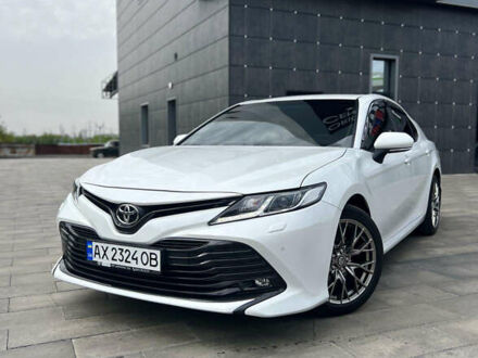 Белый Тойота Камри, объемом двигателя 2.49 л и пробегом 157 тыс. км за 22900 $, фото 1 на Automoto.ua