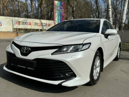 Тойота Камри 2018 в Днепре (Днепропетровске) на Automoto.ua Белый Тойота Камри, объемом двигателя 2.49 л и пробегом 61 тыс. км за 23500 $, фото 1 на Automoto.ua