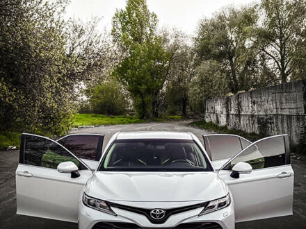 Тойота Камри 2018 в Черкассах на Automoto.ua Белый Тойота Камри, объемом двигателя 2.49 л и пробегом 107 тыс. км за 21300 $, фото 1 на Automoto.ua