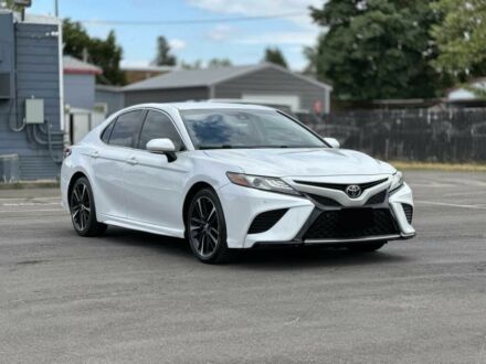 Тойота Камри 2018 в Мукачеве на Automoto.ua Белый Тойота Камри, объемом двигателя 2.5 л и пробегом 68 тыс. км за 17500 $, фото 1 на Automoto.ua