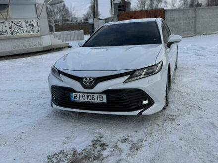 Белый Тойота Камри, объемом двигателя 2.5 л и пробегом 122 тыс. км за 22800 $, фото 1 на Automoto.ua