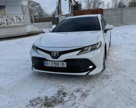 Білий Тойота Камрі, об'ємом двигуна 2.5 л та пробігом 122 тис. км за 22800 $, фото 1 на Automoto.ua