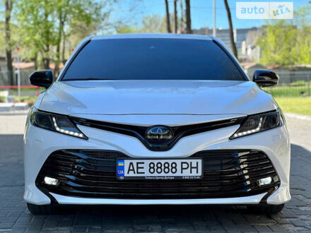 Тойота Камри 2018 в Днепре (Днепропетровске) на Automoto.ua Белый Тойота Камри, объемом двигателя 2.5 л и пробегом 140 тыс. км за 27500 $, фото 1 на Automoto.ua