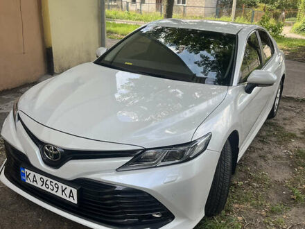 Білий Тойота Камрі, об'ємом двигуна 2.5 л та пробігом 107 тис. км за 22500 $, фото 1 на Automoto.ua