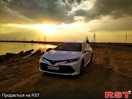 Белый Тойота Камри, объемом двигателя 2.5 л и пробегом 101 тыс. км за 24500 $, фото 1 на Automoto.ua