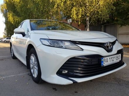 Тойота Камрі 2018 у Кропивницькому (Кіровограді) на Automoto.ua Білий Тойота Камрі, об'ємом двигуна 2.5 л та пробігом 190 тис. км за 23000 $, фото 1 на Automoto.ua