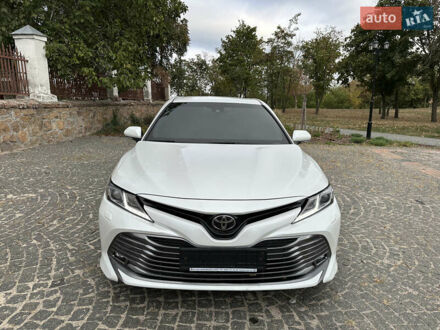 Белый Тойота Камри, объемом двигателя 2.49 л и пробегом 160 тыс. км за 23400 $, фото 1 на Automoto.ua