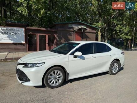 Белый Тойота Камри, объемом двигателя 2.49 л и пробегом 33 тыс. км за 23700 $, фото 1 на Automoto.ua