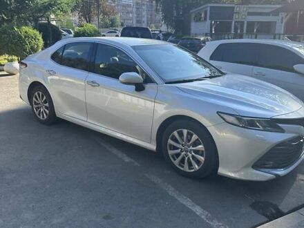 Тойота Камрі 2019 у Ужгороді на Automoto.ua Білий Тойота Камрі, об'ємом двигуна 0 л та пробігом 97 тис. км за 25000 $, фото 1 на Automoto.ua