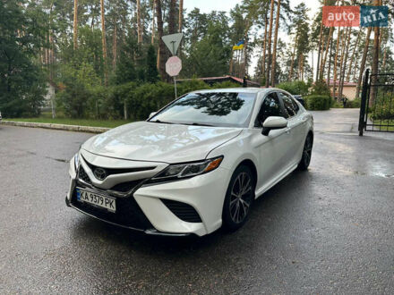 Білий Тойота Камрі, об'ємом двигуна 2.49 л та пробігом 113 тис. км за 23500 $, фото 1 на Automoto.ua