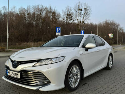 Белый Тойота Камри, объемом двигателя 2.49 л и пробегом 80 тыс. км за 27500 $, фото 1 на Automoto.ua