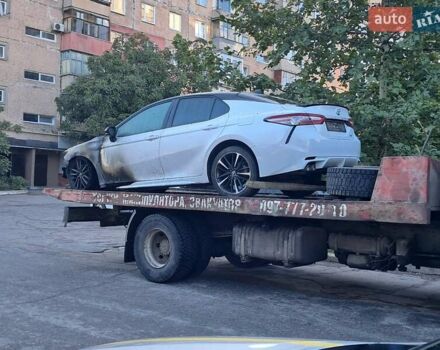 Белый Тойота Камри, объемом двигателя 2.5 л и пробегом 92 тыс. км за 5000 $, фото 1 на Automoto.ua