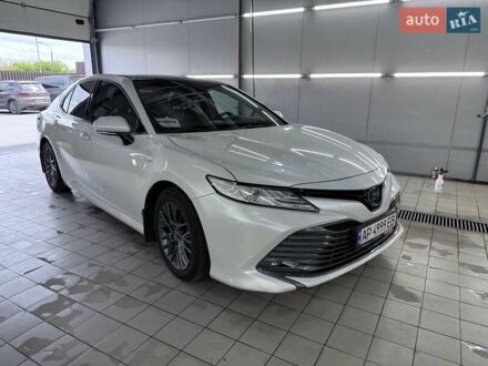 Тойота Камри 2019 в Запорожье на Automoto.ua Белый Тойота Камри, объемом двигателя 2.49 л и пробегом 98 тыс. км за 29500 $, фото 1 на Automoto.ua