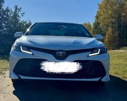 Белый Тойота Камри, объемом двигателя 0 л и пробегом 61 тыс. км за 15000 $, фото 1 на Automoto.ua